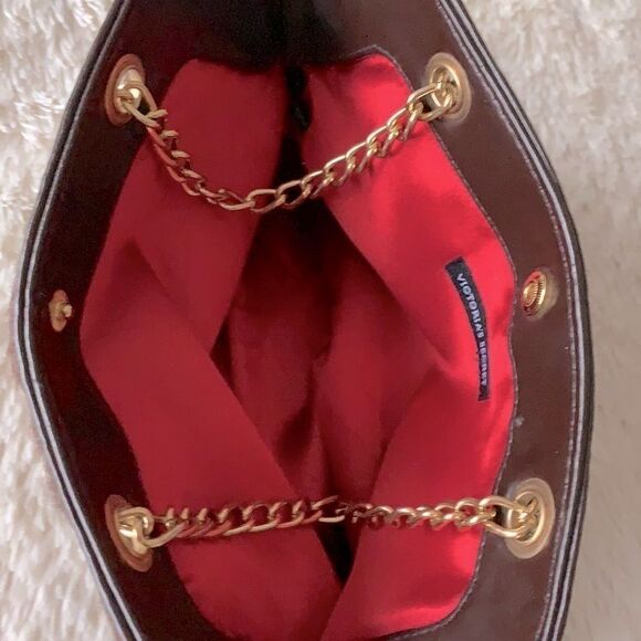 Victoria’s Secret fuzzy brown handbag with gold chain - Picture 9 of 16